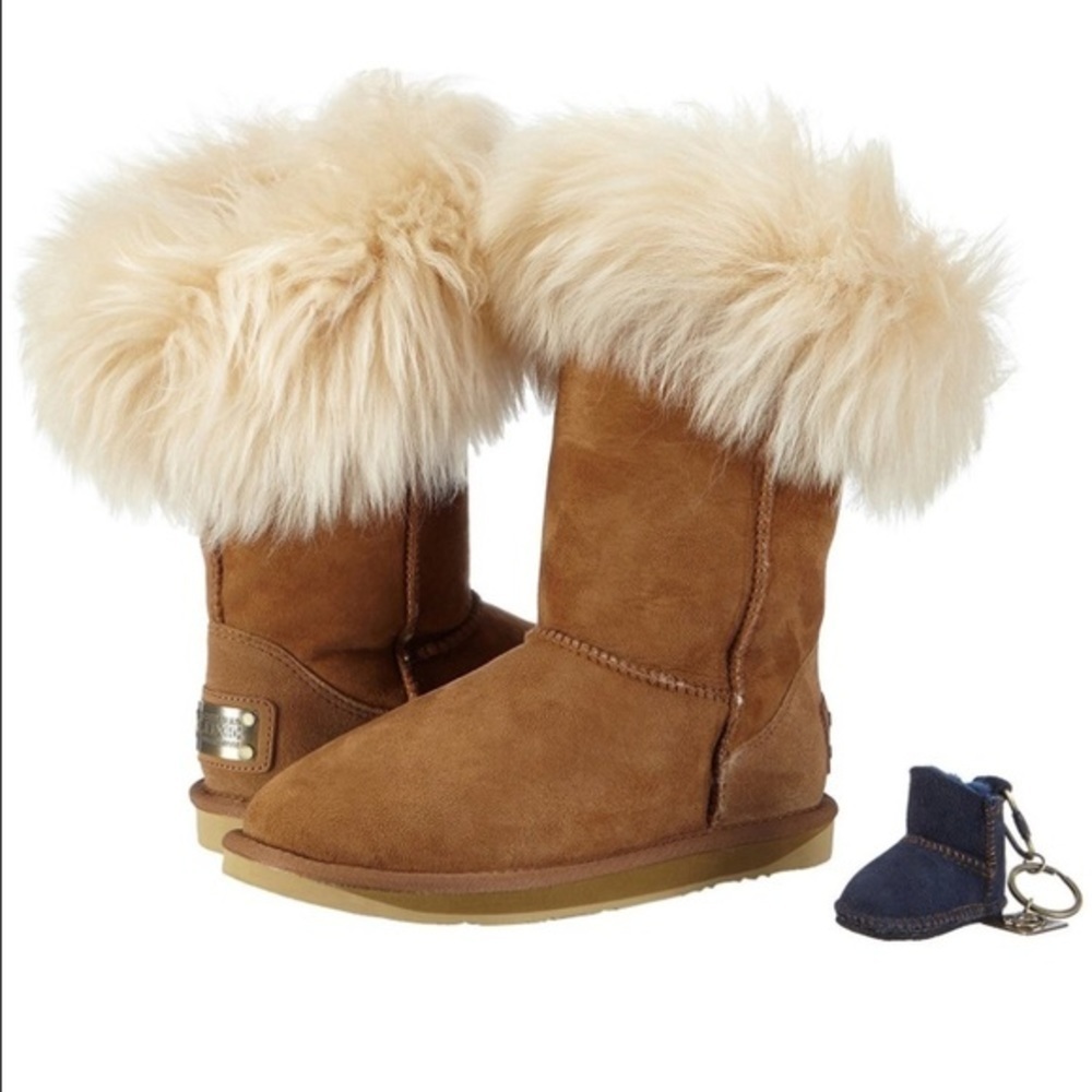 Foxy Shearling Short Boot - Picture 1 of 4